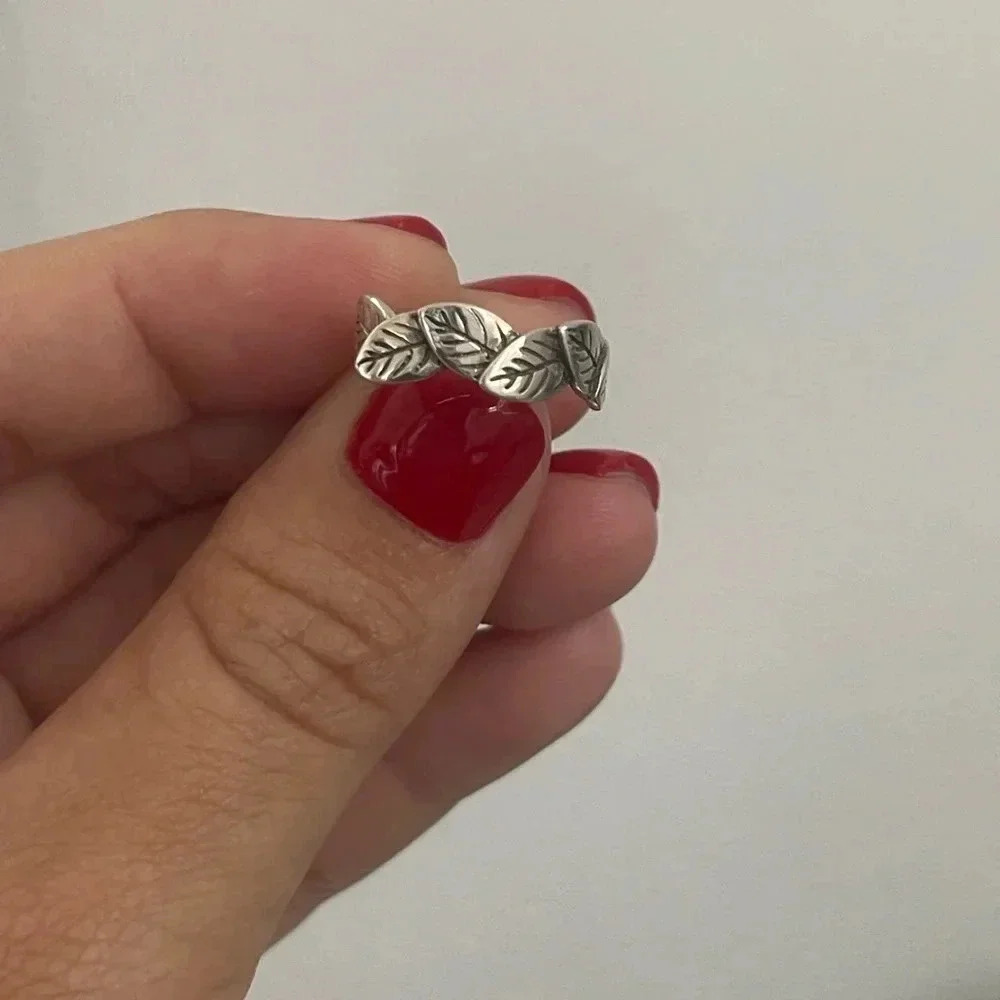 925 Sterling Silver Leaves Ring - Picture 3 of 4